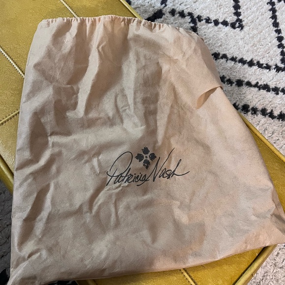 Patricia Nash Leather Backpack. Comes with dust bag - Picture 3 of 11